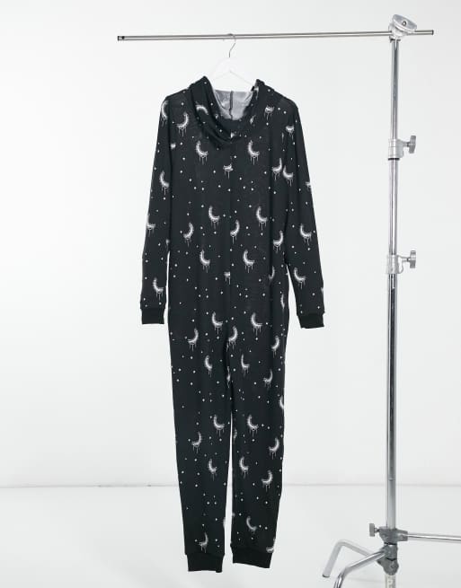 Mono de pijama largo todo en uno con estampado de lunas de Brave Soul, 2 de 4