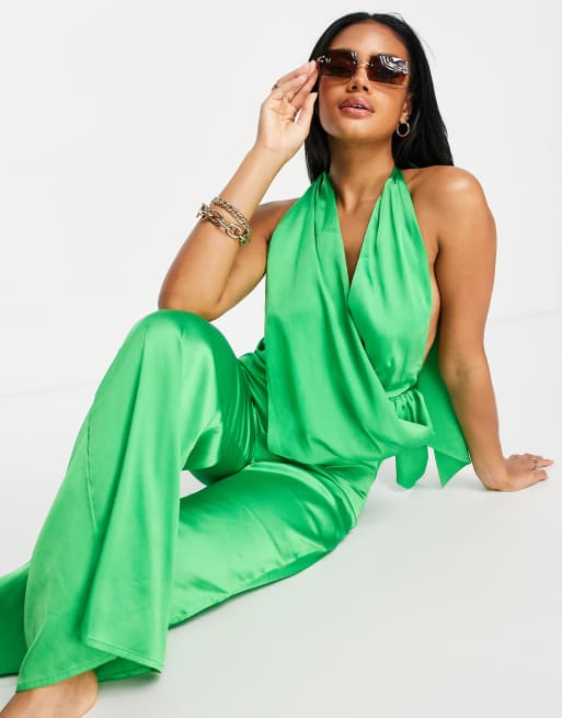 Mono de playa largo verde con cuello halter de satén de ASOS DESIGN