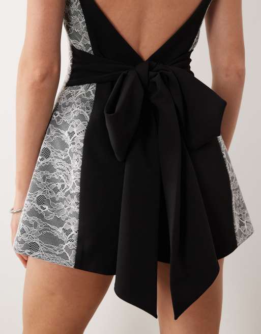 Mono de sastre corto con ribete de encaje de ASOS LUXE, 4 de 4