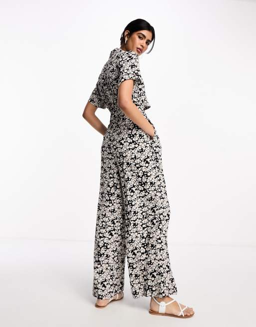 Mono largo 2 en 1 con detalle de camisa y estampado de florecitas de ASOS DESIGN, 3 de 4
