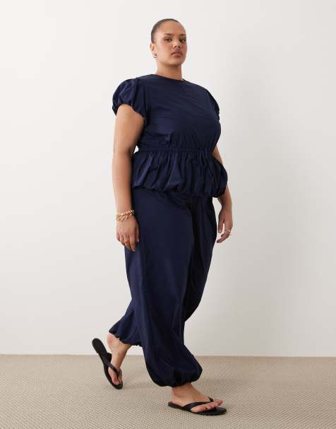 Mono largo azul marino de pernera globo con sobrefalda de ASOS DESIGN Curve - view 1