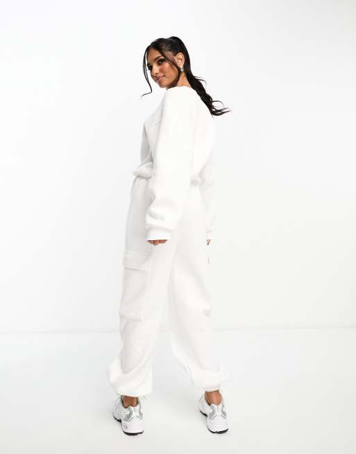 Mono largo color crema extragrande estilo chándal con bolsillos de ASOS DESIGN, 4 de 4