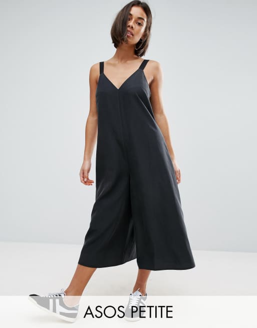 Mono largo con diseño falda pantalón extragrande y minimalista de ASOS PETITE
