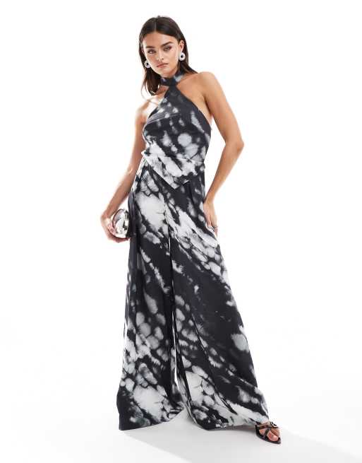 Mono largo de pernera ancha con estampado abstracto, cuello halter y detalle de lazada de ASOS DESIGN, 4 de 4