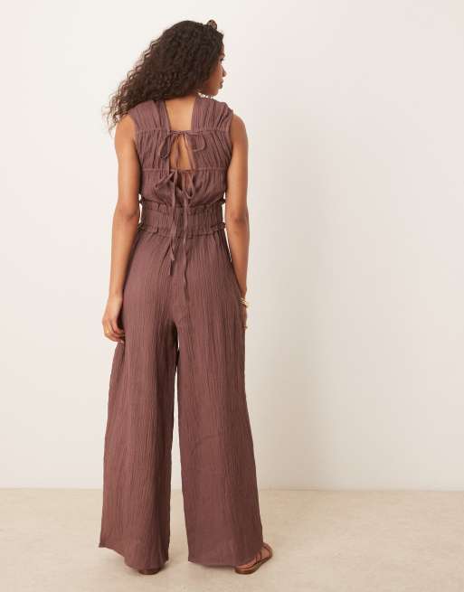 Mono largo marrón chocolate con pecho fruncido de tejido doble de ASOS DESIGN, 3 de 4