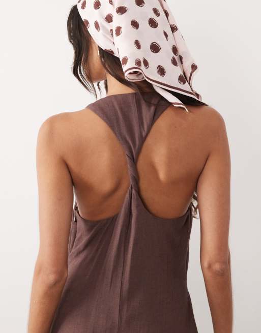 Mono largo marrón chocolate de pernera ancha con detalle retorcido en la espalda de ASOS DESIGN, 3 de 4