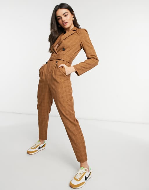 Mono largo marrón de estilo esmoquin y doble botonadura con cinturón de ASOS DESIGN