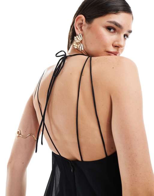 Mono largo negro con cuello halter y capa superpuesta de ASOS DESIGN, 3 de 4