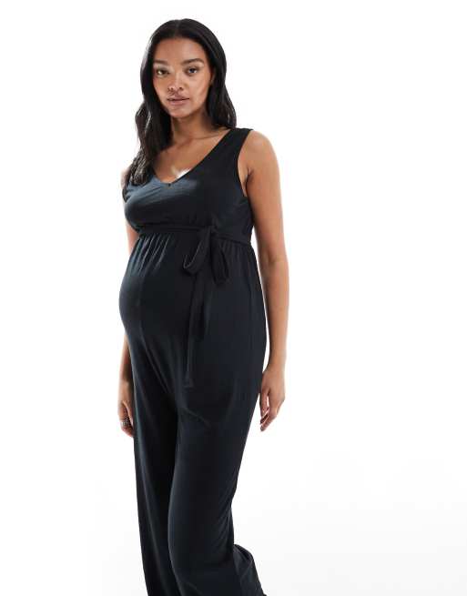 Mono largo negro de pernera ancha con cuello de pico y lazada en la cintura de pernera ancha de Mamalicious Maternity, 2 de 4