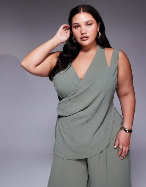 Mono largo verde oliva escotado de pernera ancha con múltiples tiras de ASOS DESIGN Curve, 4 de 4