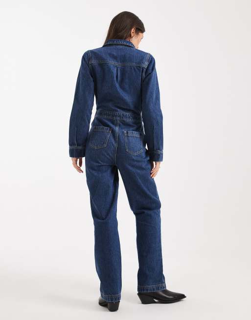 Mono vaquero estilo worker con lavado azul añil de Miss Selfridge, 4 de 4