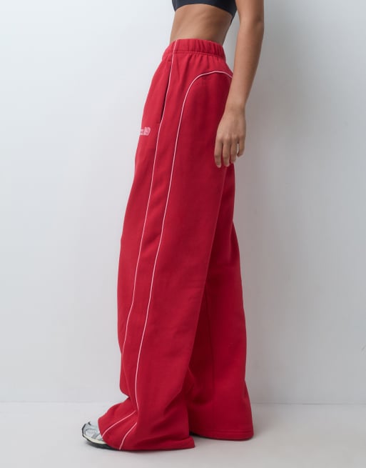 Montirex 19 wide leg trackies in ruby red, 2 of 5