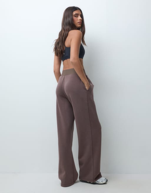 Montirex cloud wide leg fleece trackies in brown, 3 of 5