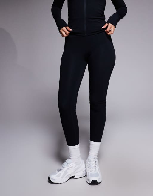 Montirex Form leggings in black, 5 of 5