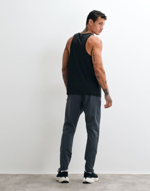 Montirex - joggers tejidos en color block negro y gris Traverse, 4 de 5