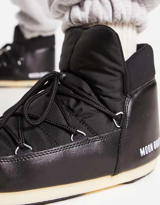 Moon Boot Evolution water repellent nylon pumps in black | ASOS
