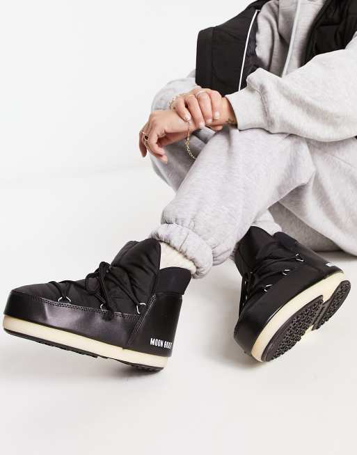 Moon Boot Evolution water repellent nylon pumps in black | ASOS