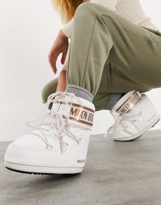 Moon Boot Exclusivit ASOS Bottes de neige basses classiques Blanc et rose dor