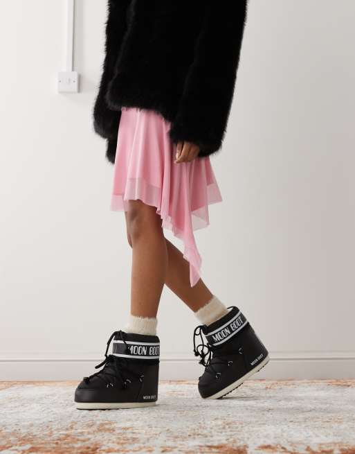 ショートブーツ・ブーティ MOON BOOT 'Icon Low Nolace' ankle boots Black Moon Boot Icon low boots in black | ASOS