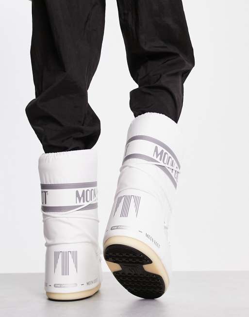 Moon Boot Icon waterproof nylon knee boots in white, 2 of 4