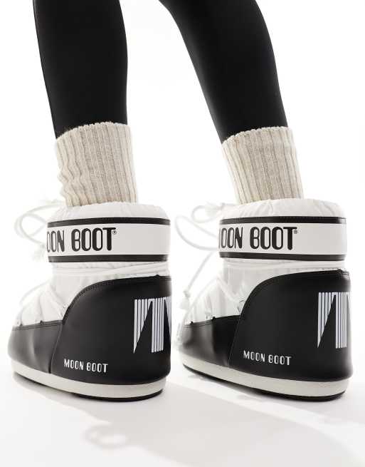 Black and white moon boots hotsell