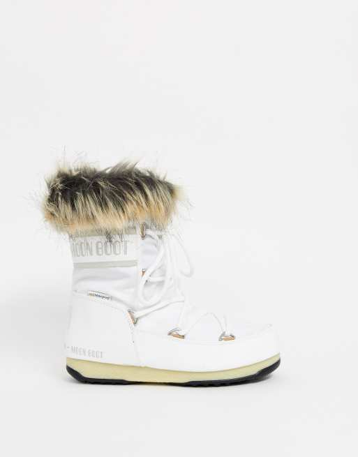 Moon Boot Monaco faux fur cuff snowboots in white