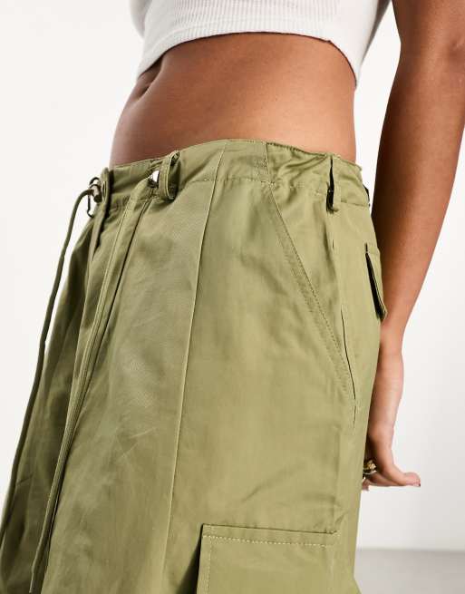 Moon River adjustable waist drawstring cargo pants in olive green