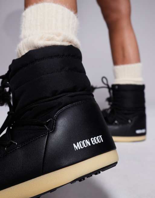 Moonboot EVX light in black | ASOS
