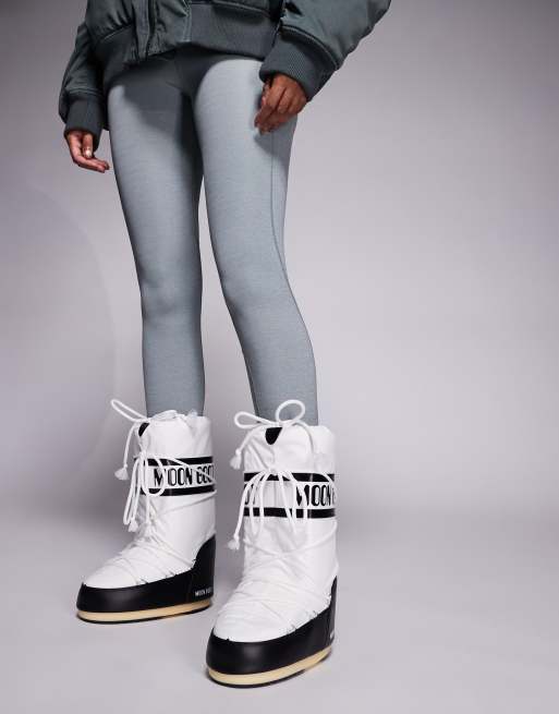Moonboot Icon Nylon snowboot in white, 2 of 4