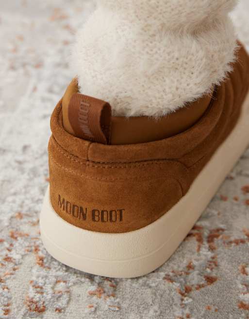 フラットシューズ MOON BOOT 'Park' mules Moonboot unisex Park mules in tan | ASOS