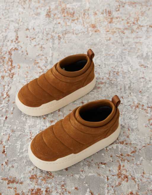 Moonboot unisex Park mules in tan | ASOS