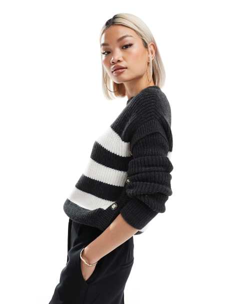 Morgan – Gestreifter Strickpullover in Schwarz-Weiß mit seitlichem Knopfdetail - view 1