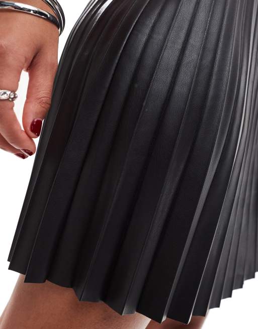 Morgan Mini jupe taille haute plissee en imitation cuir Noir ASOS
