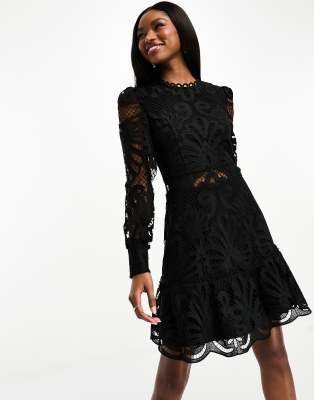 ASOS DESIGN - Vestito corto a maniche lunghe in pizzo nero con body | ASOS