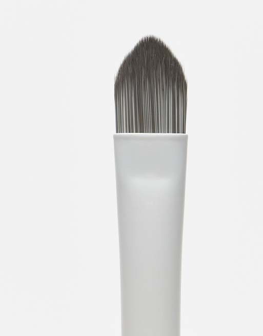 Morphe M134 Pointed Paddle Concealer Brush , 2 of 3