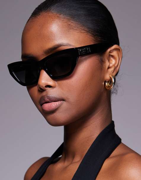 Moschino - Cat eye zonnebril in zwart - view 1