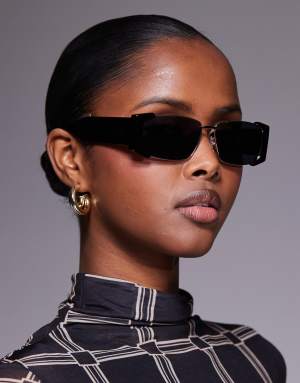 Moschino square sunglasses in black /gold
