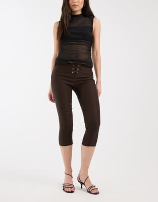 Motel Aelva Capri Lace Up Pants In Brown
