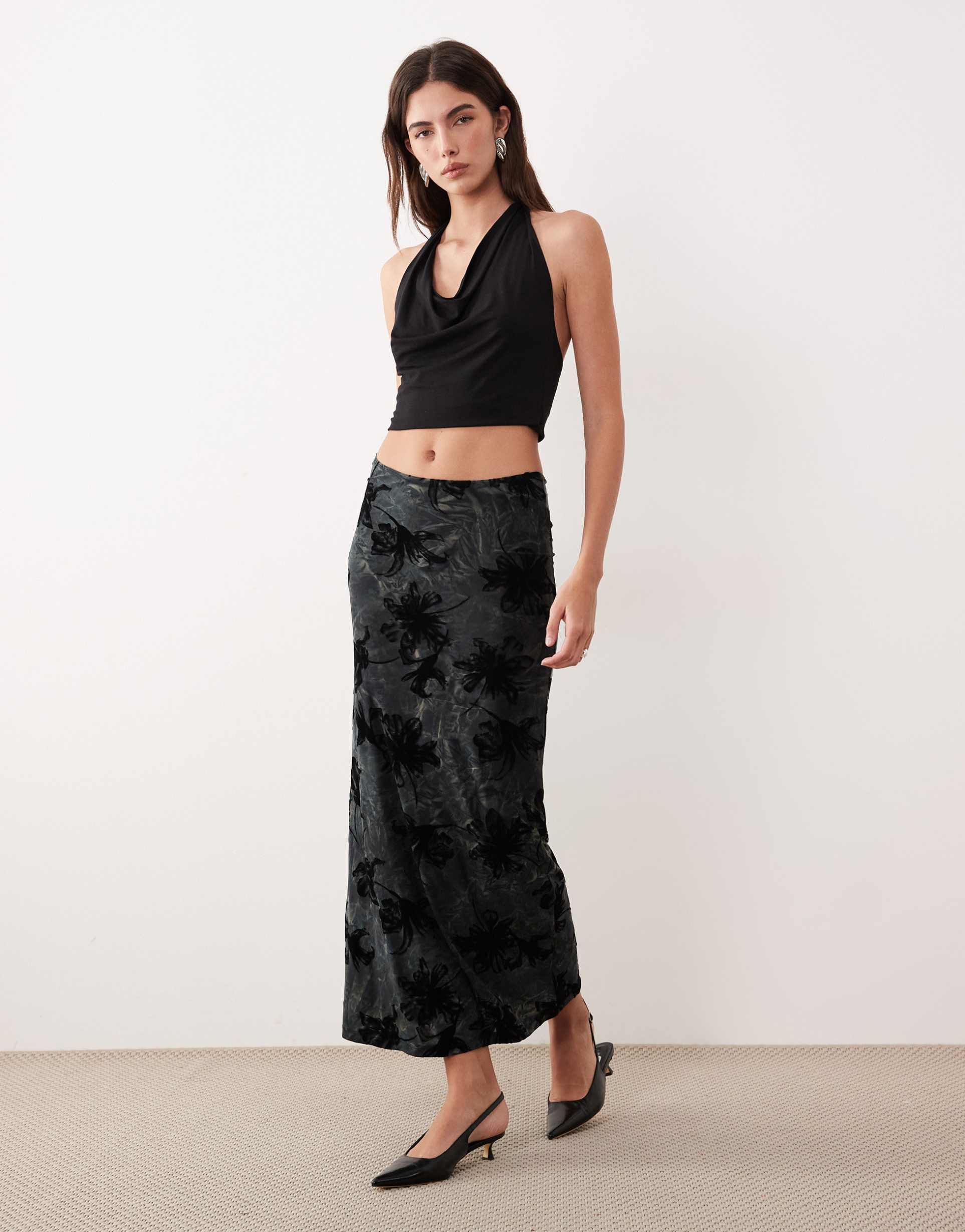 motel alfreda midaxi skirt in burnout velvet gray