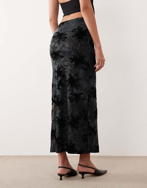 Motel Alfreda midaxi skirt in burnout velvet grey, 5 of 5
