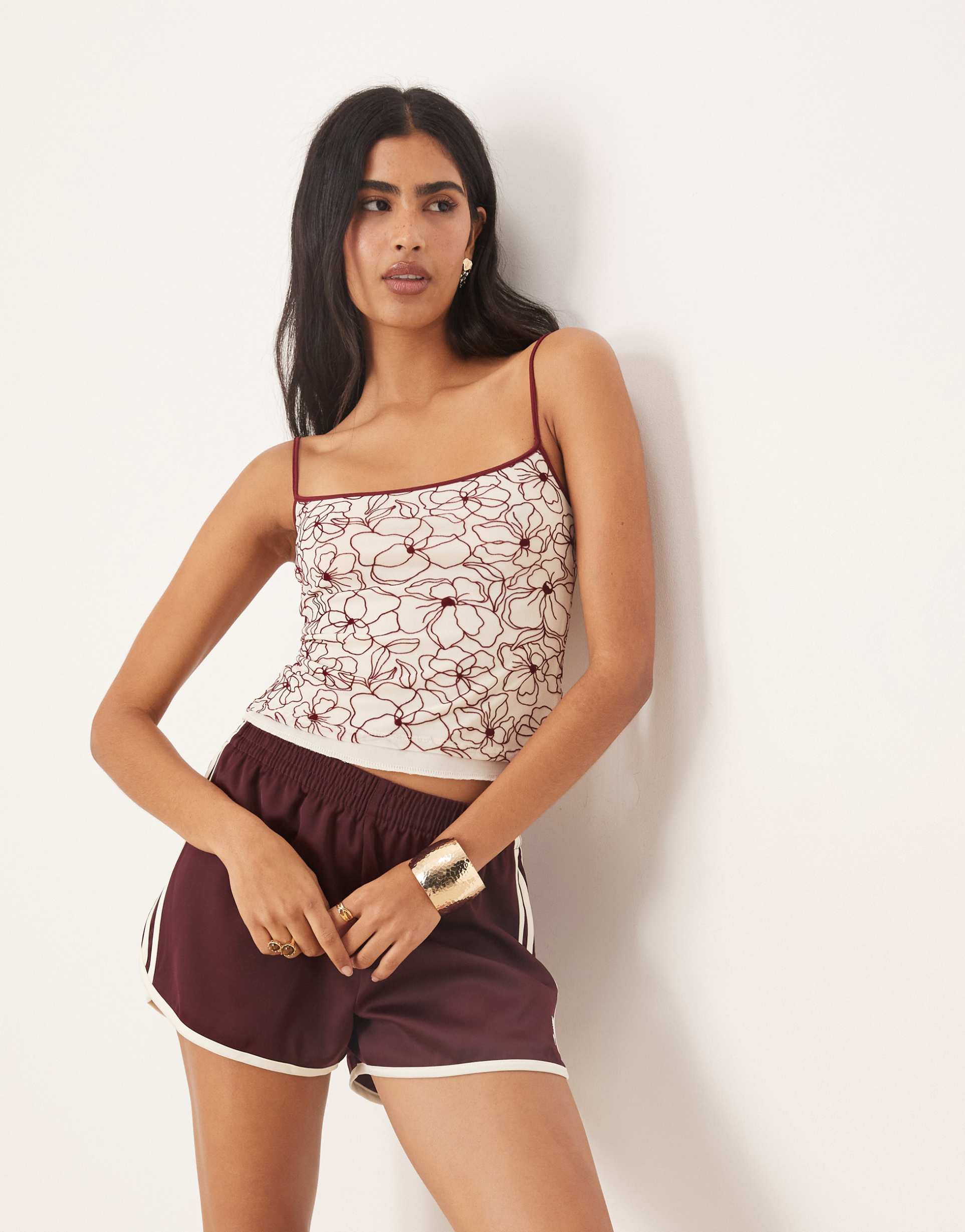 motel barlyn flock floral cami top in cream and red