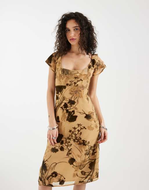 Motel - Bhrawa - Robe longueur mollet à imprimé fleuri et encolure volantée - Beige, 3 de 4