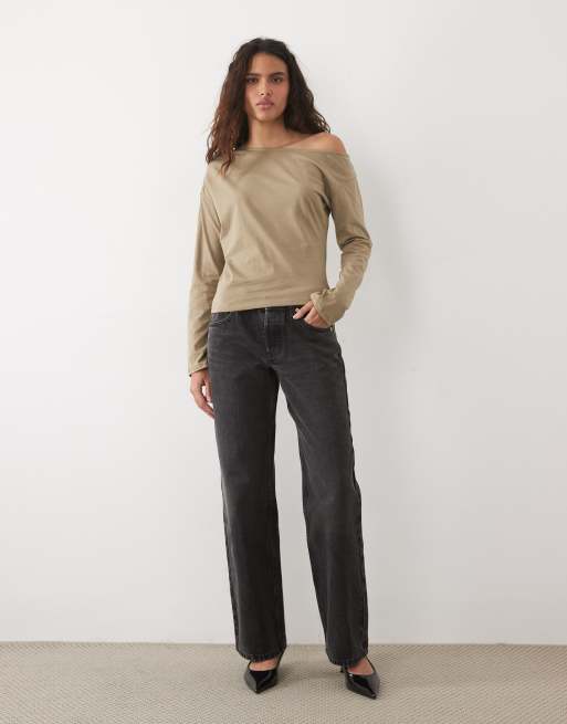 Motel blessen off shoulder slouchy long sleeve top in khaki, 3 of 4
