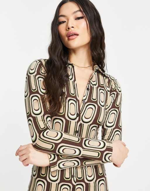 Motel button front bodycon shirt dress in 70s spot print, 3 of 4