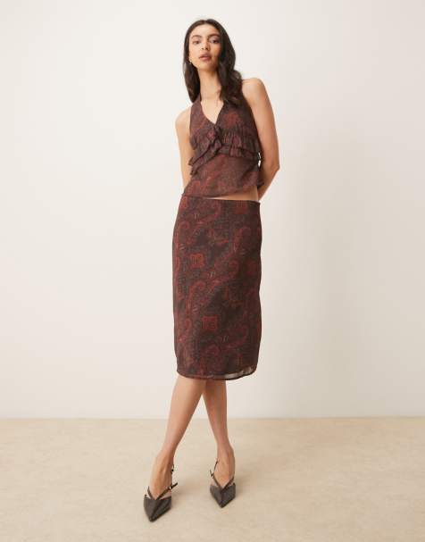 Motel co-ord Casoya ruffle halter top in brown royal paisley - view 1
