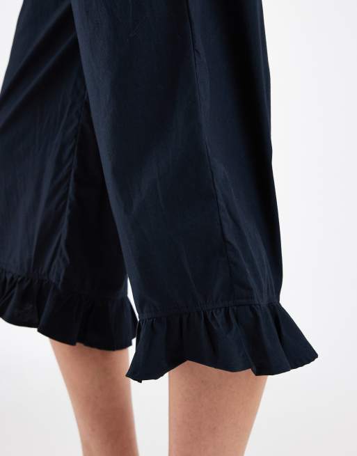 Motel co-ord Tenison ruffle edged capri trousers in dark navy, 5 of 5