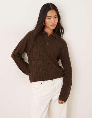 Motel - Dalina - Strickpullover in Braun mit Kragen-Brown