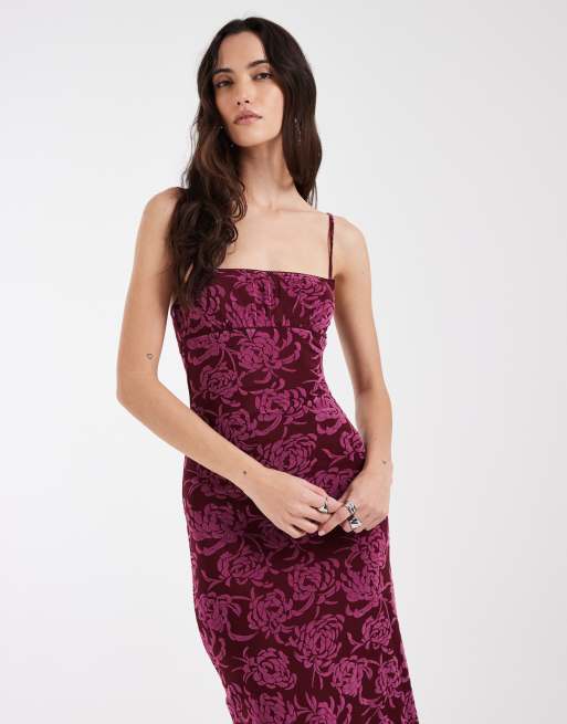 Motel Darish flock shadow leaf midaxi dress in Plum, 3 of 4