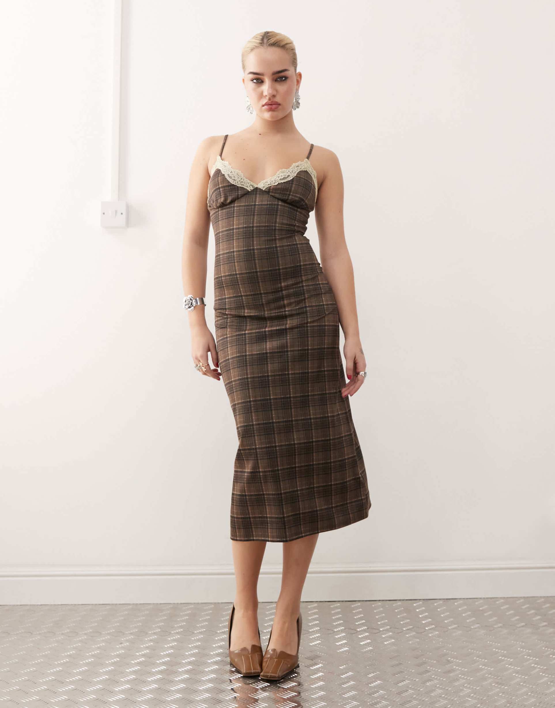 motel delfina lace edge plaid midaxi dress in brown