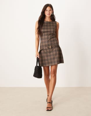 Motel - Dilshan - Robe courte à carreaux avec ceinture - Marron